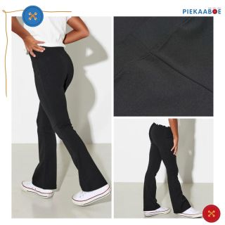 Deze fijne flared broek van zachte stof is favoriet bij de meisjes  Stoer te combineren met een trui maar ook perfect voor een feestje. Verkrijgbaar in maten 116-164 voor 2499. #meisjesbroek #flaredbroek #kinderkleding #delft #piekaaboe #trendylook #meisj